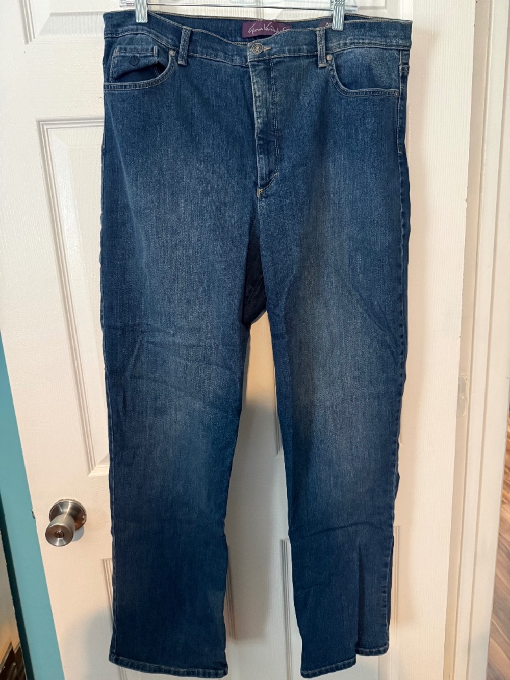 Gloria Vanderbilt Amanda Straight-Leg Stovepipe Jeans in Medium Blue Wash 18L
